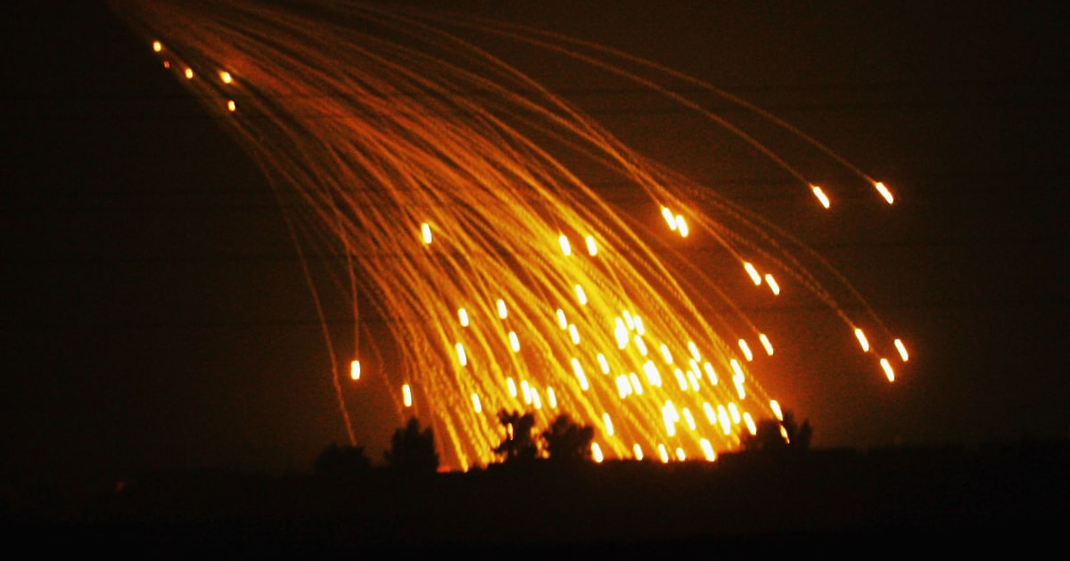 Pentagon has recommended giving white phosphorus shells to Ukraine, but White House keeps saying no