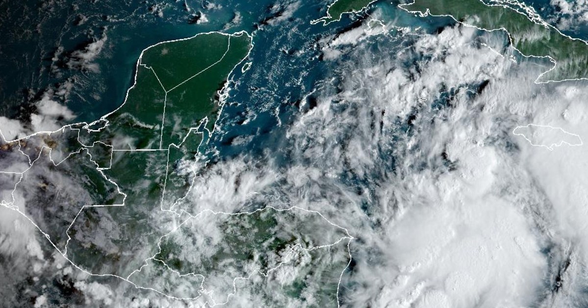 Florida gets ready as storm with hurricane potential makes its way toward U.S.