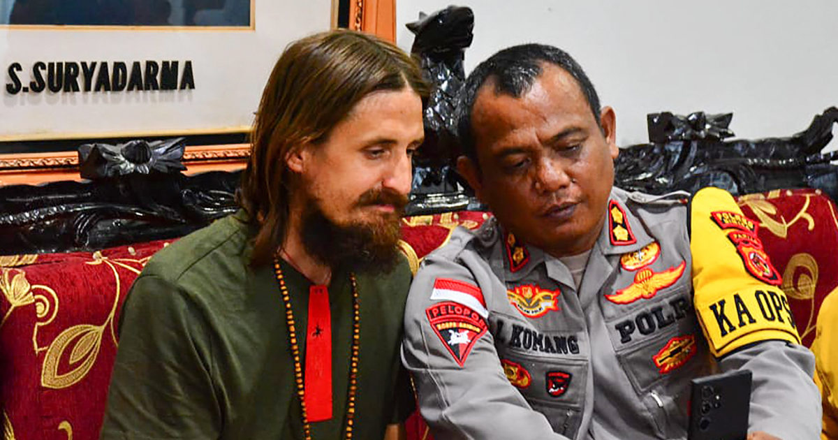 New Zealand pilot freed after 19 months in captivity in Indonesia’s Papua