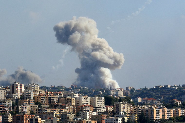 Image: lebanon israel israeli palestinian conflict smoke explosion conflict