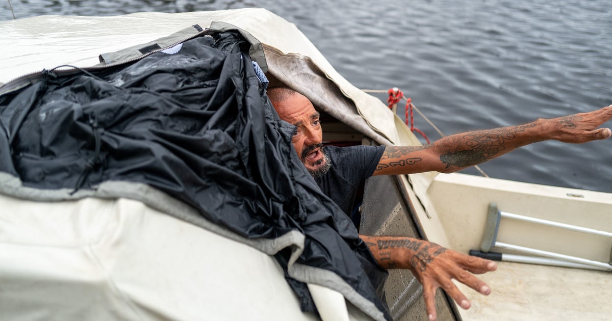 Tampa’s Lieutenant Dan says he’ll endure Hurricane Milton on boat