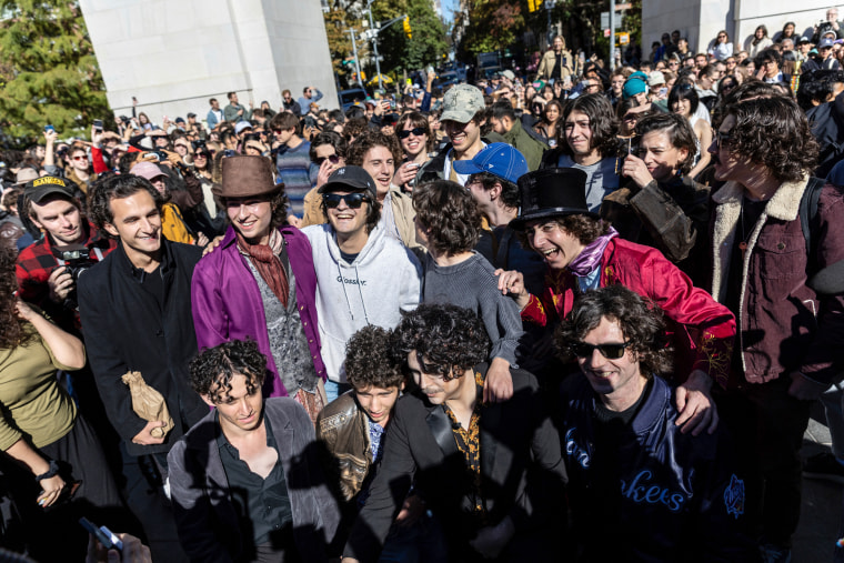 A crowd of people outside