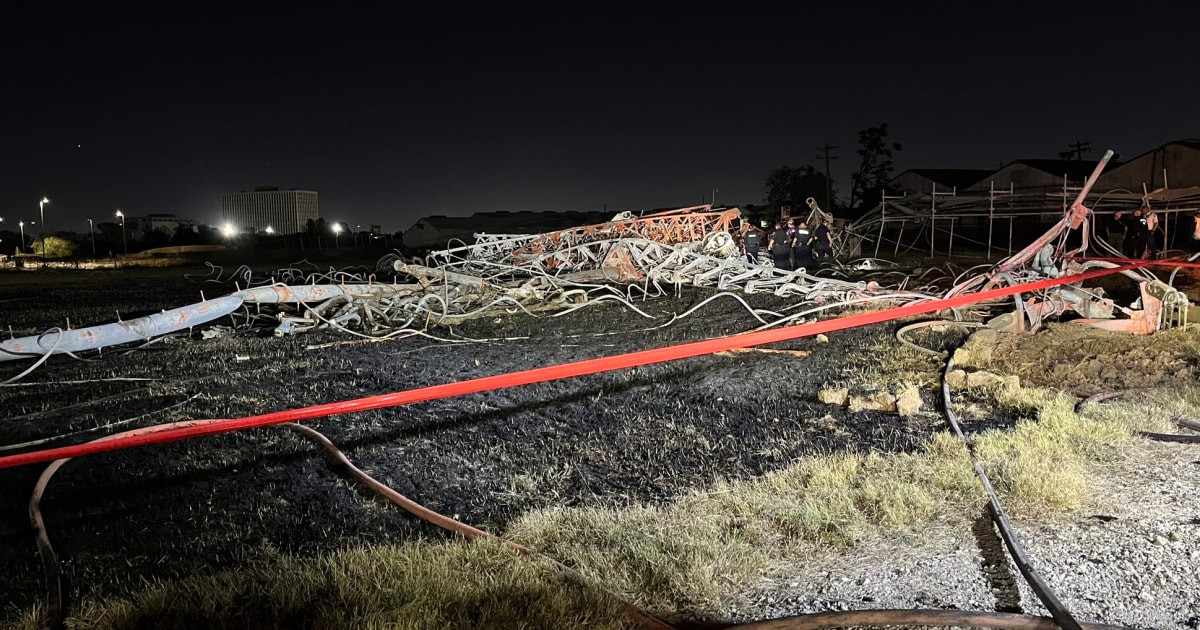 Fatalities reported after helicopter carrying 4 hits radio tower in fiery Houston crash