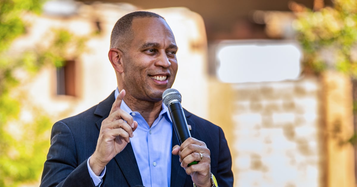 Hakeem Jeffries pitches calm governance over chaos as Democrats seek the House majority