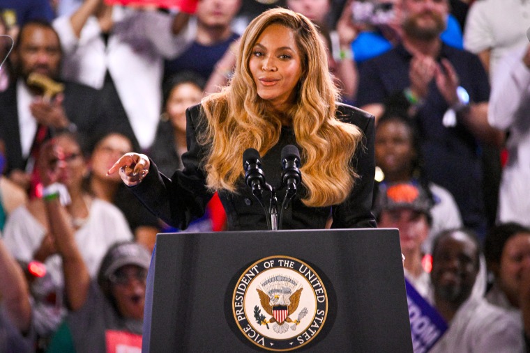 Image: beyonce kamala harris rally houston texas politics political