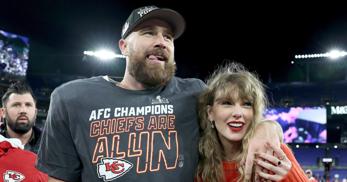 Taylor Swift appears to shout out Travis Kelce while on stage in next Super Bowl venue