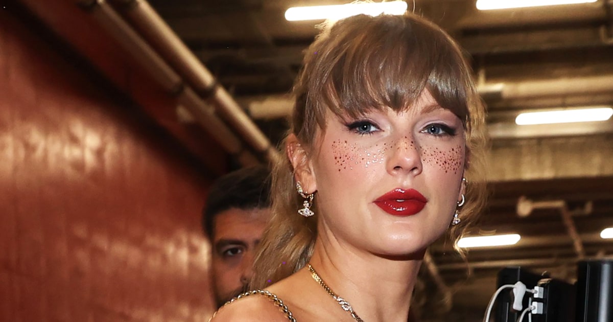 Taylor Swift attends ‘Monday Night Football’ in Kansas City for Chiefs-Saints