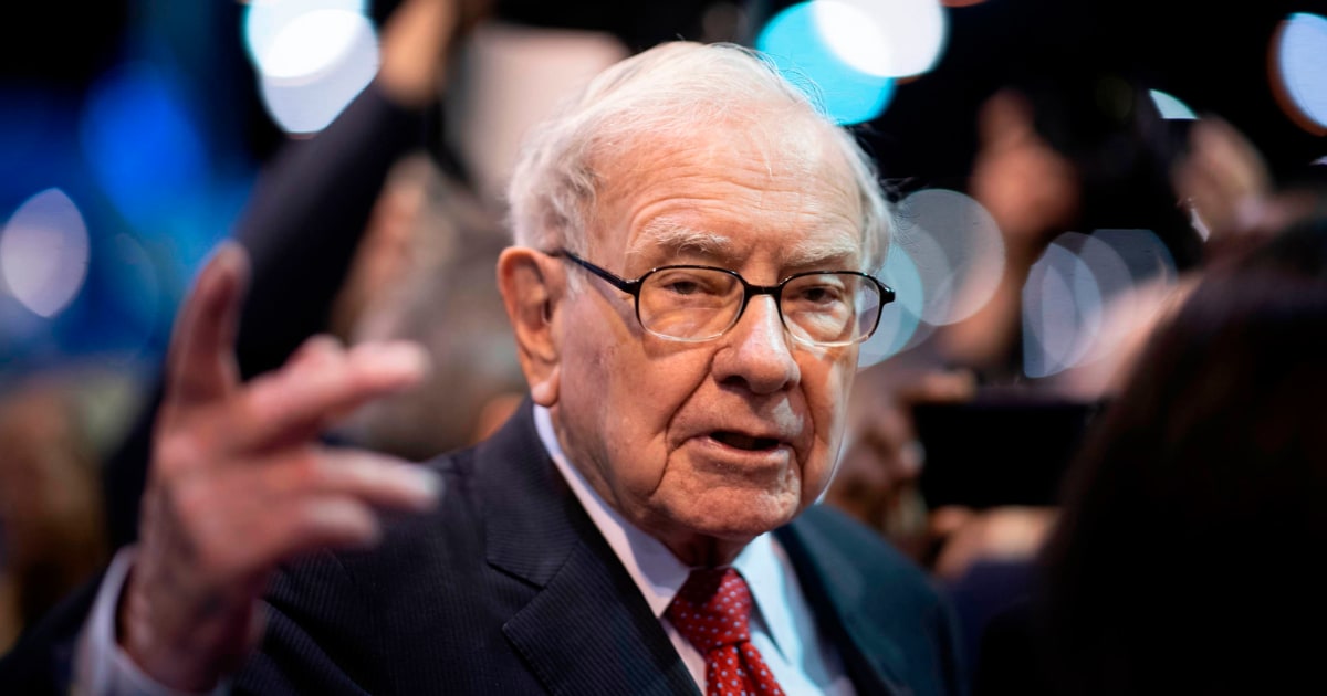 Warren Buffett — worried about impersonators — says he doesn't endorse candidates or investments